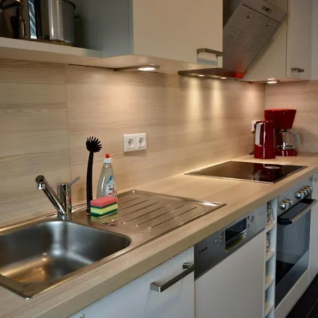 Grosszuegige Monteurwohnungen Mit Perfekter Verkehrsanbindung Und Parkplatz Apartman Lampertheim